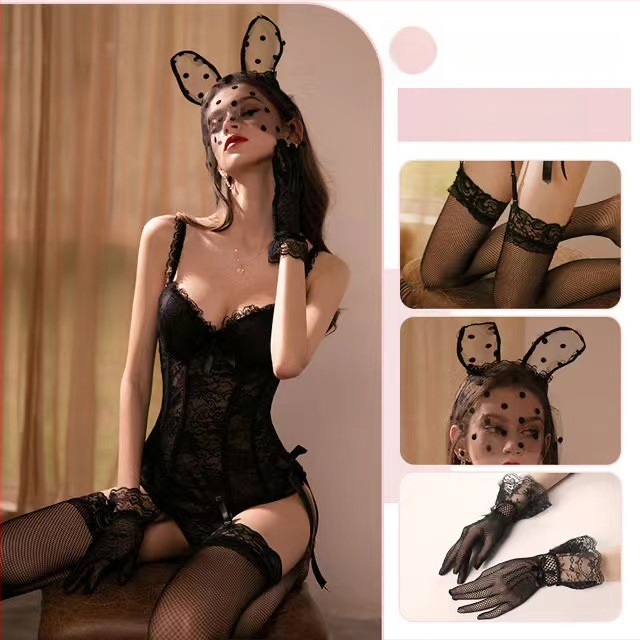 Seksa apakšveļas komplekts ar jostu ar mežģīnēm, tērauda karkasa atbalstu slaidam siluētam; galvenais audums poliester-elastāns 90–95%, stils zeķēm