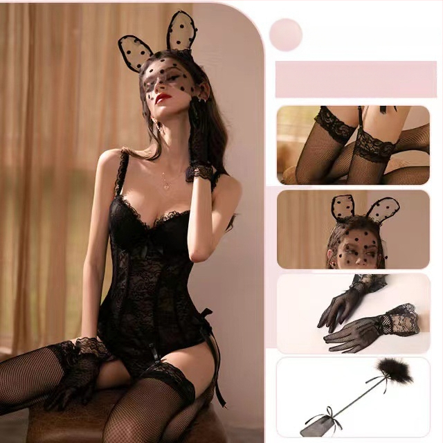 Seksa apakšveļas komplekts ar jostu ar mežģīnēm, tērauda karkasa atbalstu slaidam siluētam; galvenais audums poliester-elastāns 90–95%, stils zeķēm