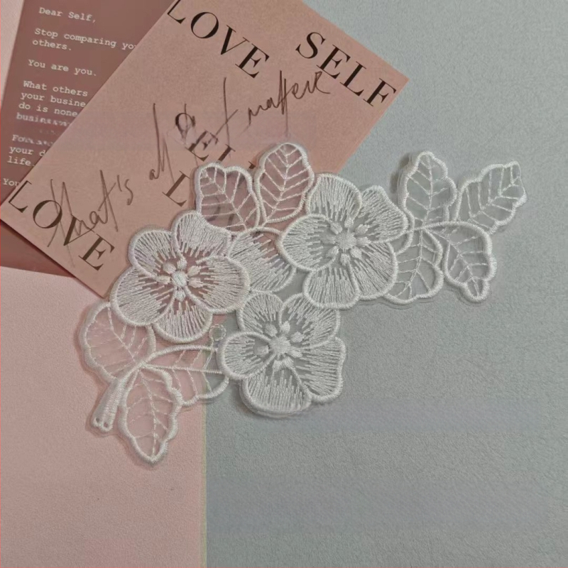 Κέντημένο appliqué δαντέλας organza για ρούχα — Υλικό: organza; Εφαρμογή: ενδύματα; Μάρκα: Yu Cheng embroidery