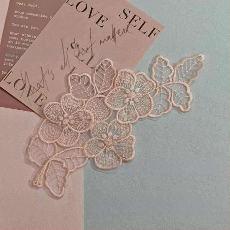 Κέντημένο appliqué δαντέλας organza για ρούχα — Υλικό: organza; Εφαρμογή: ενδύματα; Μάρκα: Yu Cheng embroidery