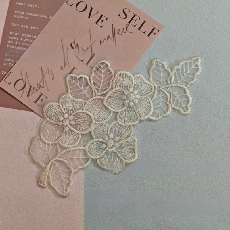 Κέντημένο appliqué δαντέλας organza για ρούχα — Υλικό: organza; Εφαρμογή: ενδύματα; Μάρκα: Yu Cheng embroidery