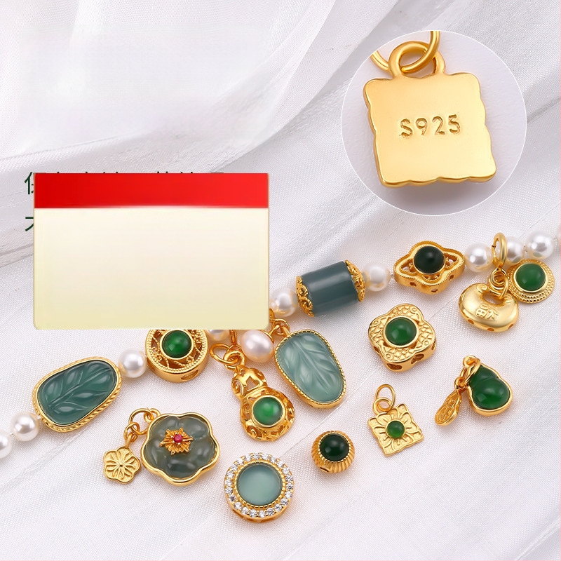 Hongma jáde medál, 925 ezüst aranyozott bevonattal, intarzázott kivitel, uniszex, levél alakú