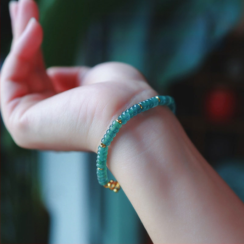 Jádeit abaku-gyöngyökből álló karkötő, jéghatású fény, 925-ös ezüst, kínai stílusban