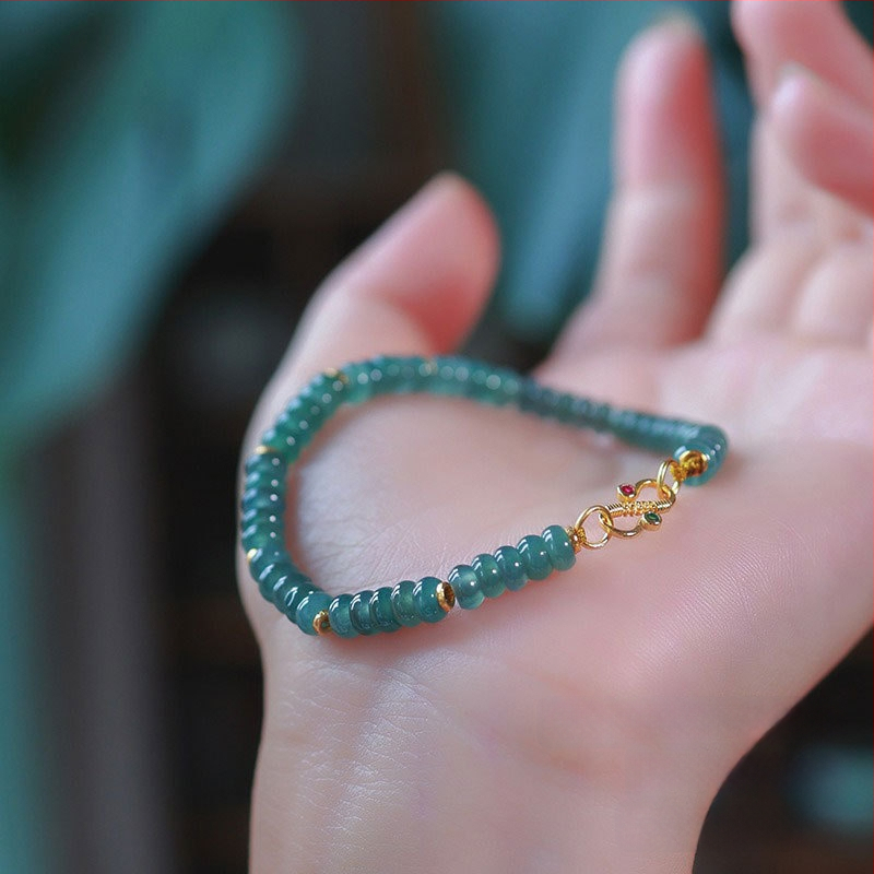 Jádeit abaku-gyöngyökből álló karkötő, jéghatású fény, 925-ös ezüst, kínai stílusban