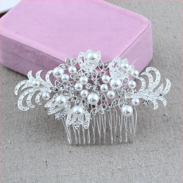 Koreapõhise stiiliga segust juuksekamm lillede motiiviga, elektroplakatsioon, kristallide aktsendid