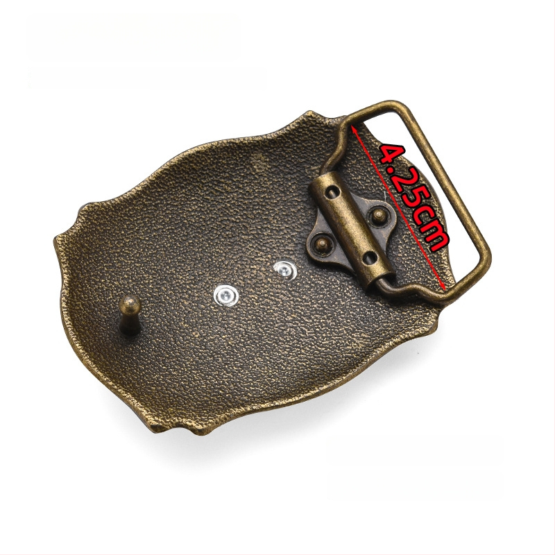 Punk metallist vöökinnitus, ristkülikukujulise plaadiga, looma mustriga