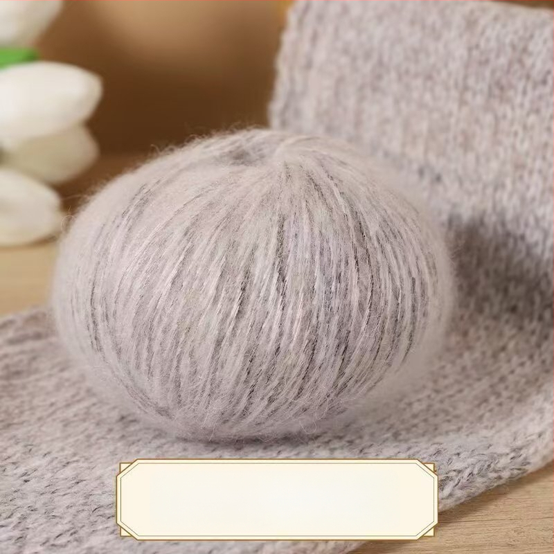 Horgolócérna mohairs és gyapjú keverékben – puha golyóban, alkalmas sapkákhoz, sálakhoz, kabátokhoz és pulóverekhez