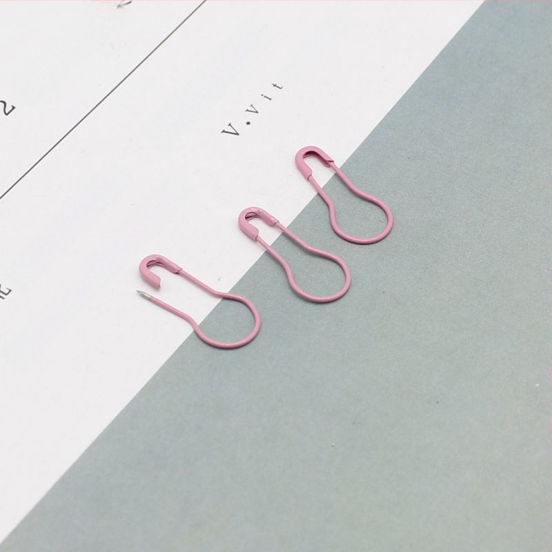 Šarene igle za nevidljivo učvršćivanje odjeće – mini kopče za ovratnik i prsnu etiketu, Marka Unique, ljeto 2021