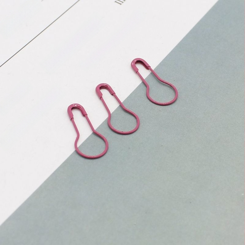 Šarene igle za nevidljivo učvršćivanje odjeće – mini kopče za ovratnik i prsnu etiketu, Marka Unique, ljeto 2021