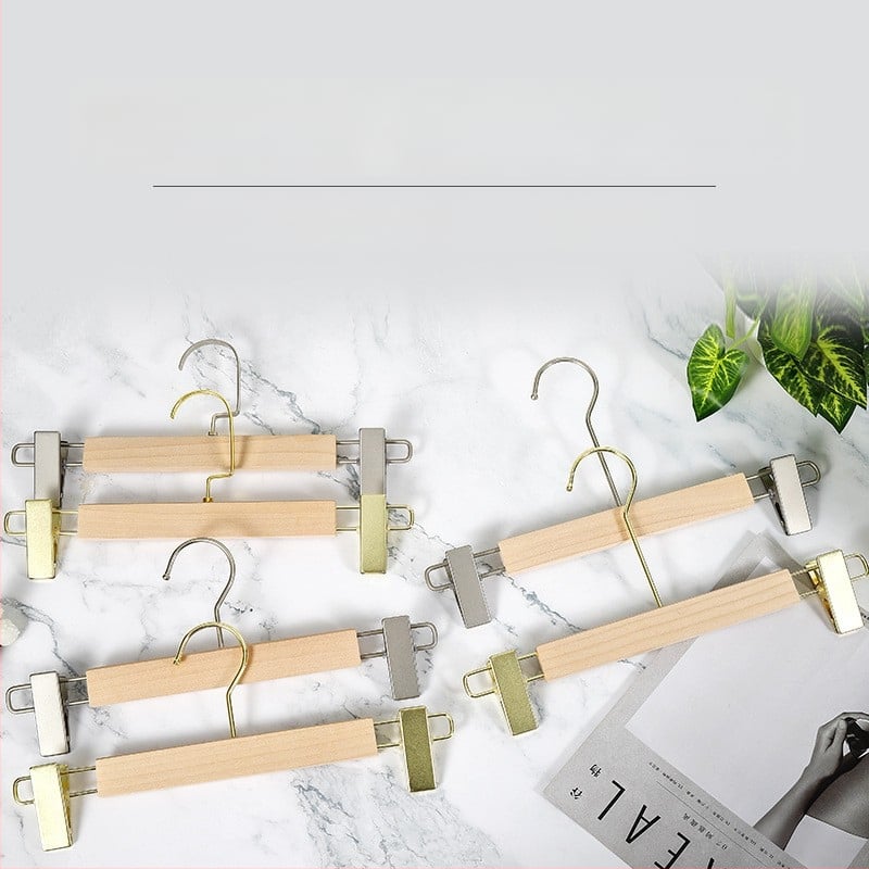 Koka bikses pakārājs ar klipsēm, modernā minimālisma stilā, 2 vienību komplekts, pielāgošana pieejama, logotips izdrukāts