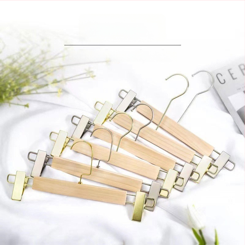 Koka bikses pakārājs ar klipsēm, modernā minimālisma stilā, 2 vienību komplekts, pielāgošana pieejama, logotips izdrukāts