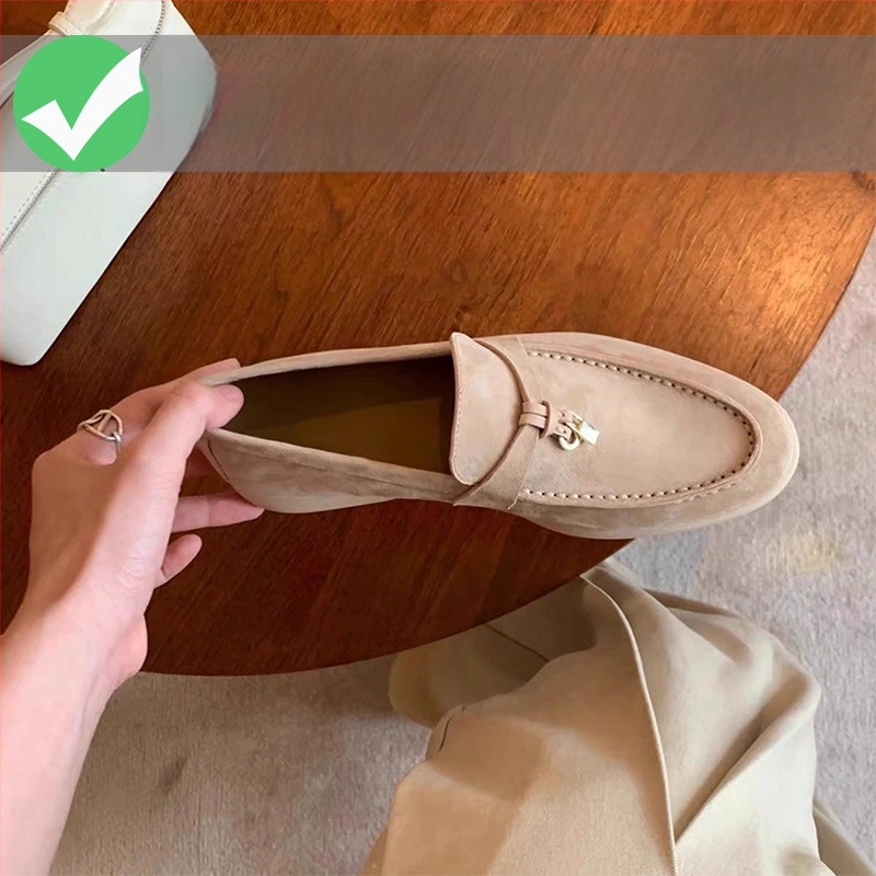 Moteriški slip-on loaferiai su kutais ir sagtimi, paslėpta aukštis, apvali nosis, mikropluošto viršus, guma padas, mikropluošto įdėklas