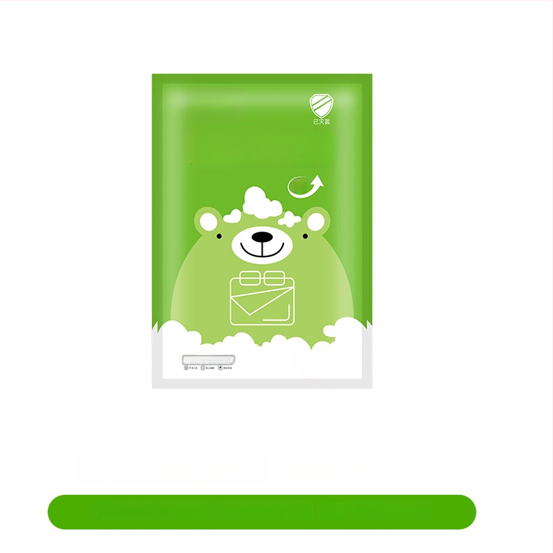 Vienkartinis keliautojo viešbučio patalynės komplektas: lovos pakloda, antklodės užvalkalas, pagalvių užvalkalas – 4 dalių komplektas; Medžiaga: nepluošto audinys; Prekės ženklas: Royal Color; Galiojimo laikas: 360 dienų