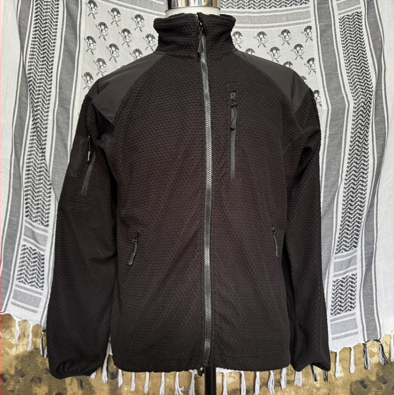 Kapucota fleece striukė lauko sportams, tinklo raštas, fleece pamušalas, universalus.