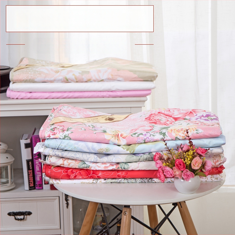 Paplanhuzat (Márka: Warm Brahman; Minta: Plant flowers; Szövés: Quilting; Nyomtatás és színezés: Reactive printing and dyeing; Anyag: Chemical Fiber)