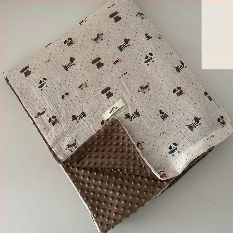 Fordított paplanhuzat: egyik oldal 100% pamut kettős rétegű ráncolt fonal, másik oldal bean velvet (100% poliészter); INS stílus, 1,5–2,0 kg, reaktív nyomtatás