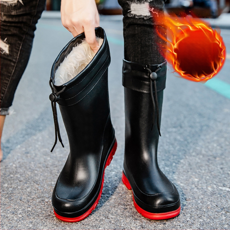 Meeste vihmajalatsid PVC ülaosaga, veekindlad, libisemiskindlad, keskmise pikkusega, süstimisvormitud talla