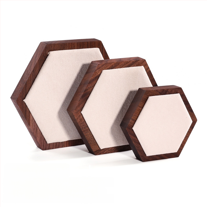 Trīsdaļu komplekts valrieksta koka ša hexagonāla rotaslietu displeja statīvs ar vienu slāni