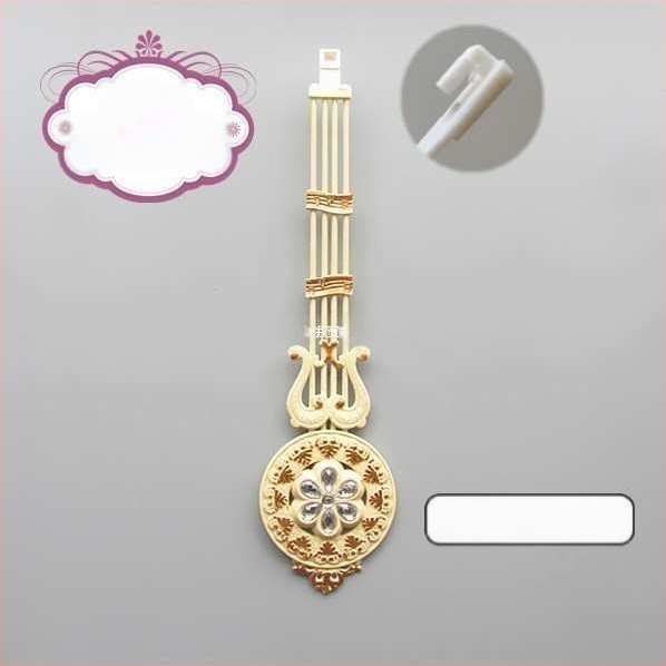 Sienas pulkstenis ar kvarca kustību un pendulu – korpuss un cipats no sveķa, darbināms ar bateriju, piemērots dzīvojamai istabai