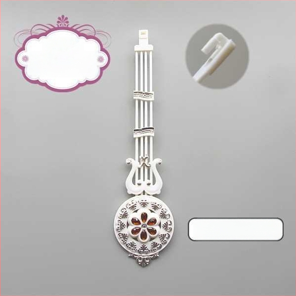 Sienas pulkstenis ar kvarca kustību un pendulu – korpuss un cipats no sveķa, darbināms ar bateriju, piemērots dzīvojamai istabai