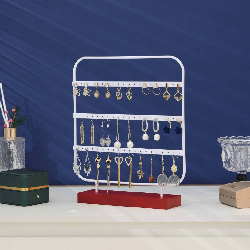 Auskarnu auskaru statīvs – dzelzs māksla, mākslinieciskais stils, trīs līmeņu dizains, izlaidums 2025. gada rudenī