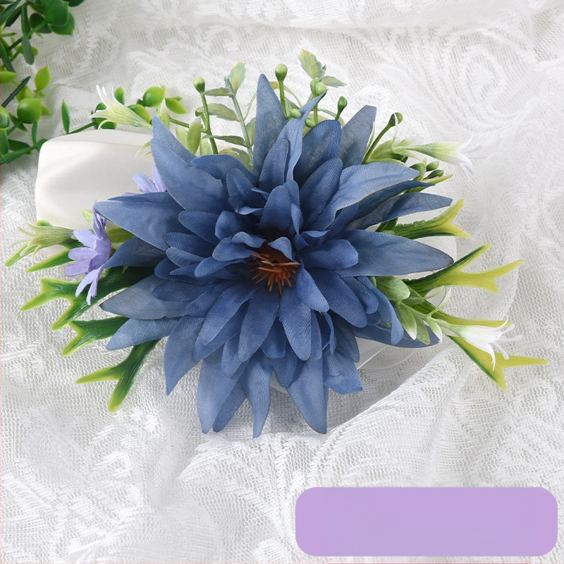 Aizkariem saitīte ar mākslīgiem ziediem — Ming Shi, Materiāls: Mākslīgie ziedi, Stils: Mūsdienīgs minimālisms, Pielāgojams