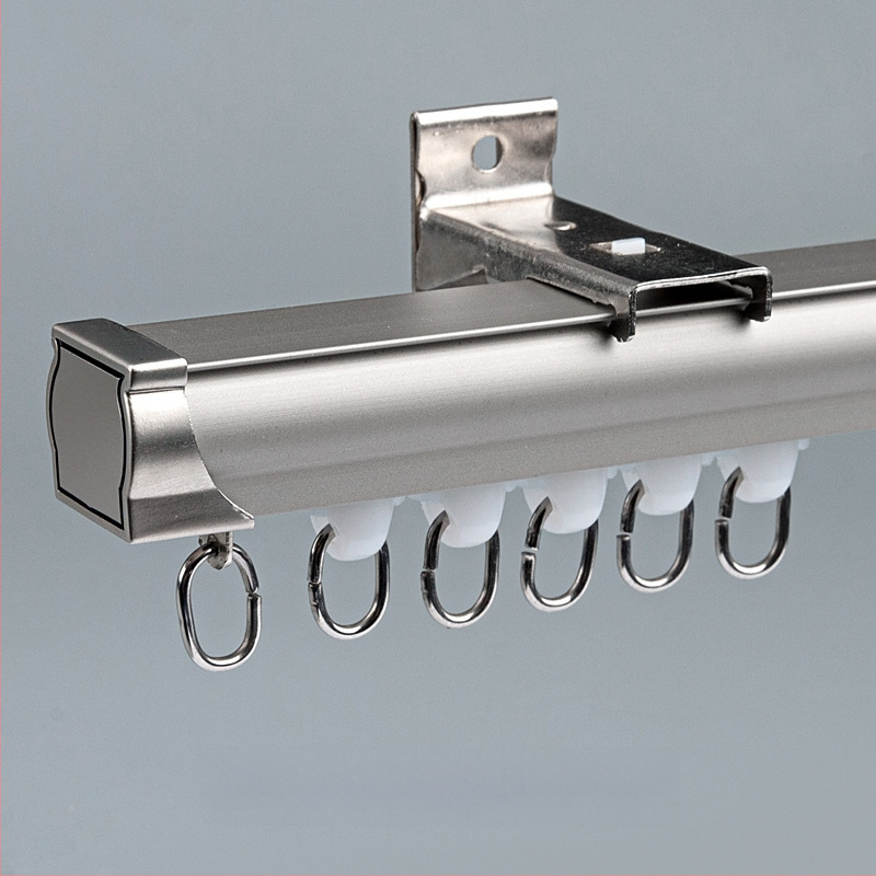 Užuolaidų bėgikų sistema su dviguba bėgimo vaga, šoninis viršutinis tvirtinimas, aliuminio lydinys, pritaikomas, šiuolaikinis minimalistinis stilius