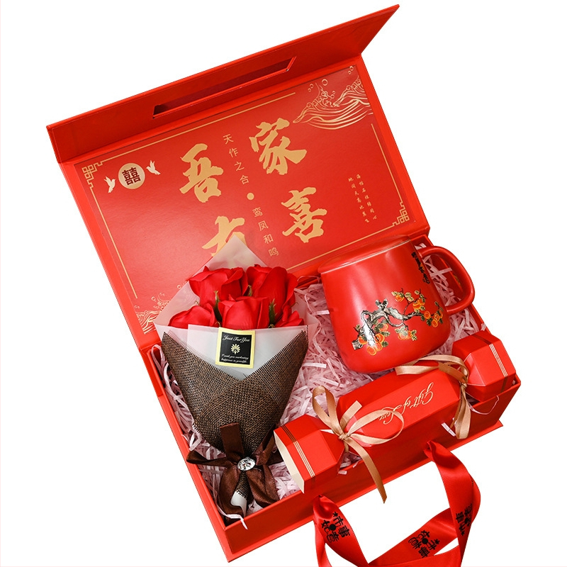 Keramikas siltā krūze un dvielis – dāvanu komplekts, etniska stila, kāzām un biznesa dāvanām