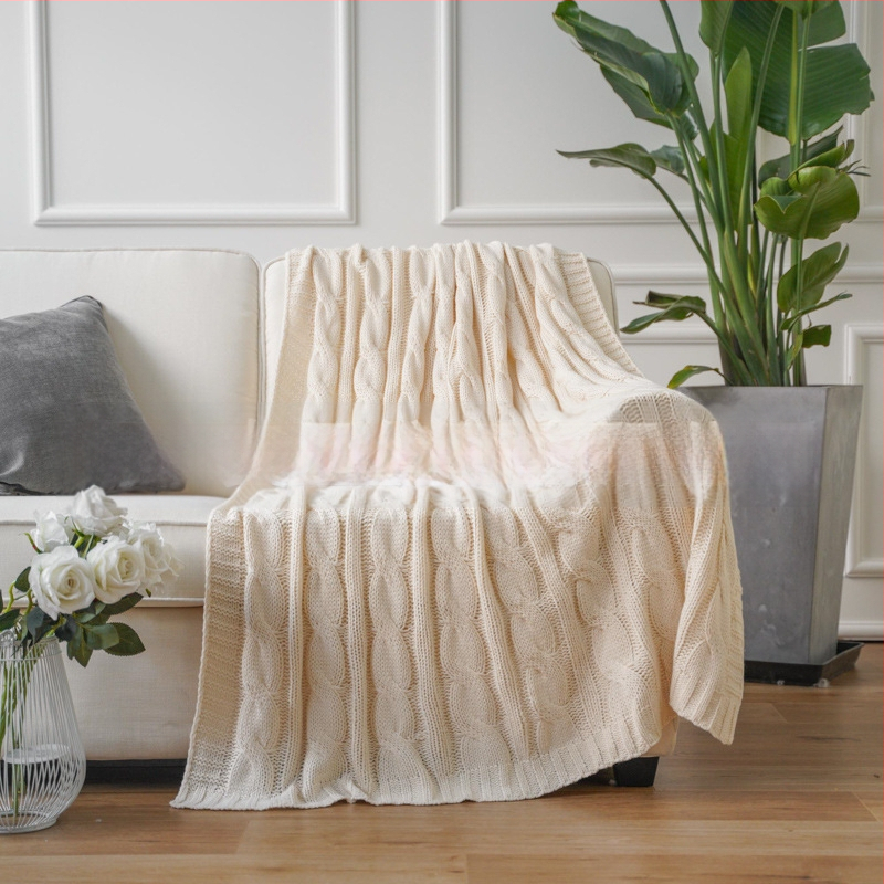 Skandināvu stila dīvāna sega – Akrils, 500–799 g, pielāgota apstrāde, pavasaris un rudens (Akrils; 500–799 g; pielāgota apstrāde; Pavasaris/Rudens)