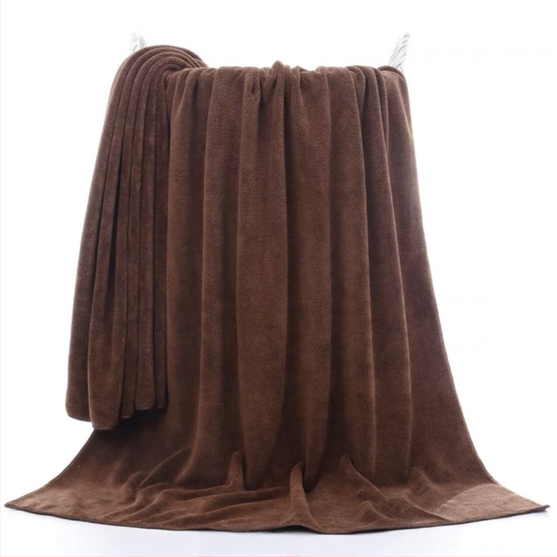 Vannas dvielis no superfīnas šķiedras, 32 pavedieni, šuves malas, svars 300–400 g, vannas/pludmales dvielis