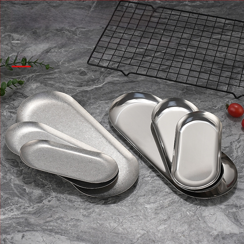 Nerūsējošā tērauda nordiskā stila servēšanas trauks ar neregulāras ovālas formas, piemērots viesnīcām, maltītei un tējai, mikroviļņu drošs