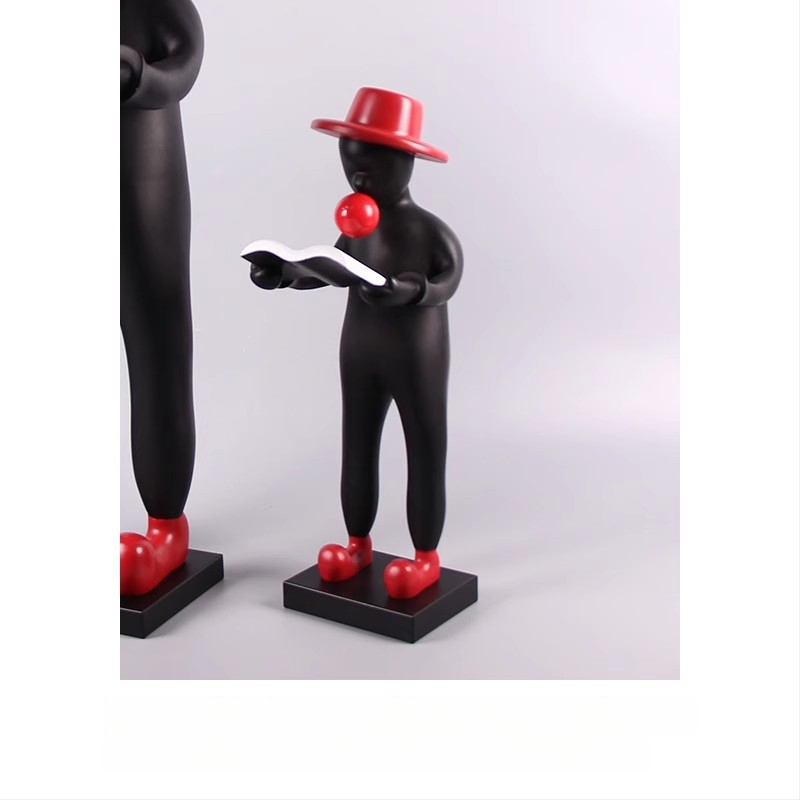 Sēdoša sveķu skulptūra: puišelis tur balonus un pūš burbuļus, vienkāršs un mūsdienīgs stils; Materiāls: sveķi + nerūsējošais tērauds; Amats: Cits; Dāvana: Personas dāvana