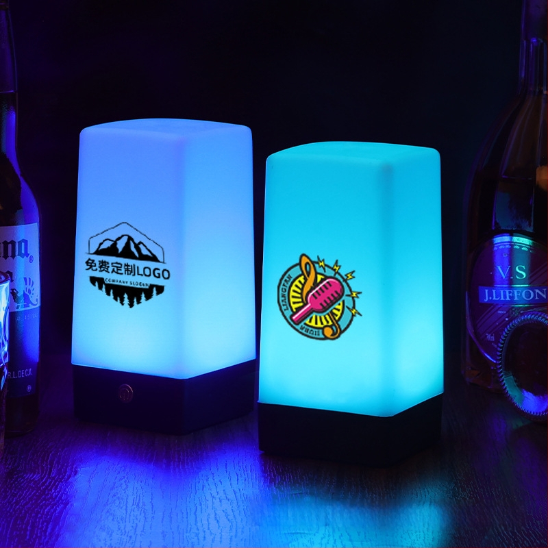 LED įkraunama naktinė lempa stalinei lempai, kvadratinis modelis HT-TD1W020, plastikinis laikiklis, modernus minimalistinis stilius, OEM logotipas