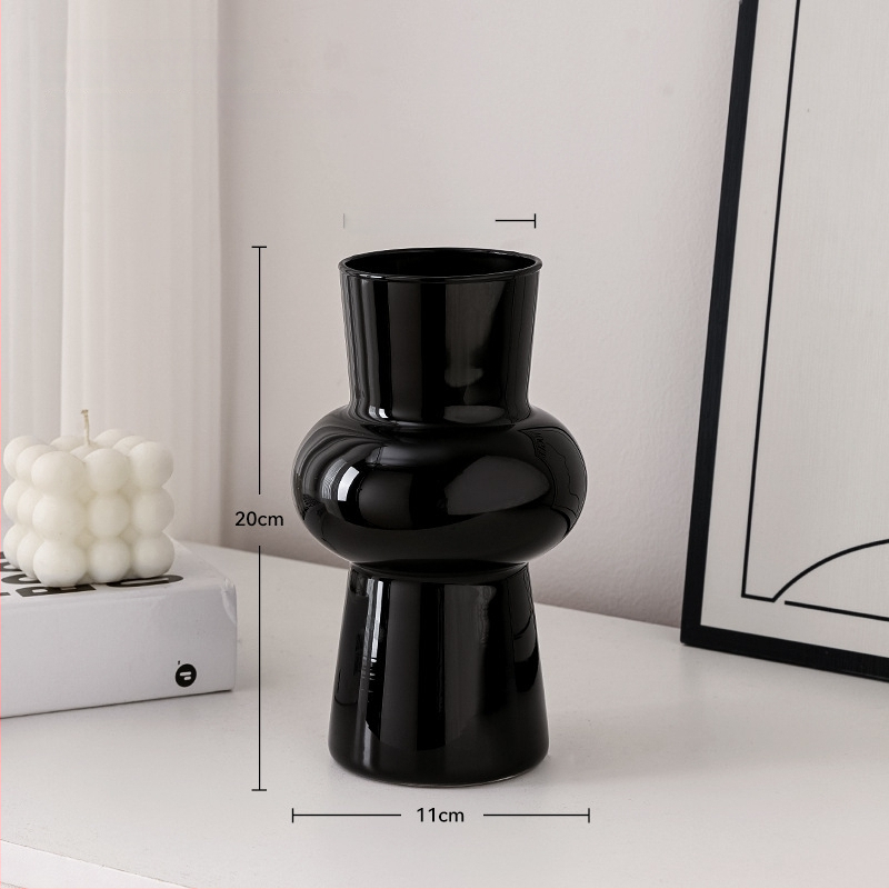 Melna keramikas vāze galdam un viesistabai — minimālistisks dizains (Materiāls: Keramika; Kategorija: Vāze; Zīmols: Nothing; Stils: Cits)