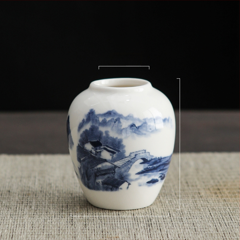 Porcelāna vāze ķīniešu stilā uz galda; Materiāls: porcelāns; Kategorija: vāze; Iepakojums: kartona iepakojums; Dāvanas gadījumi: kāzas, dzimšanas diena, izlaidums, pārvākšanās