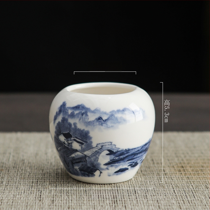 Porcelāna vāze ķīniešu stilā uz galda; Materiāls: porcelāns; Kategorija: vāze; Iepakojums: kartona iepakojums; Dāvanas gadījumi: kāzas, dzimšanas diena, izlaidums, pārvākšanās