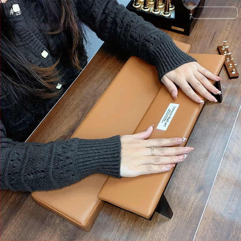 Ādas manikīra rokas spilvens, uzlabots, slīpuma dizains, pretslīdēšanas paliktnis, rokas atbalsts