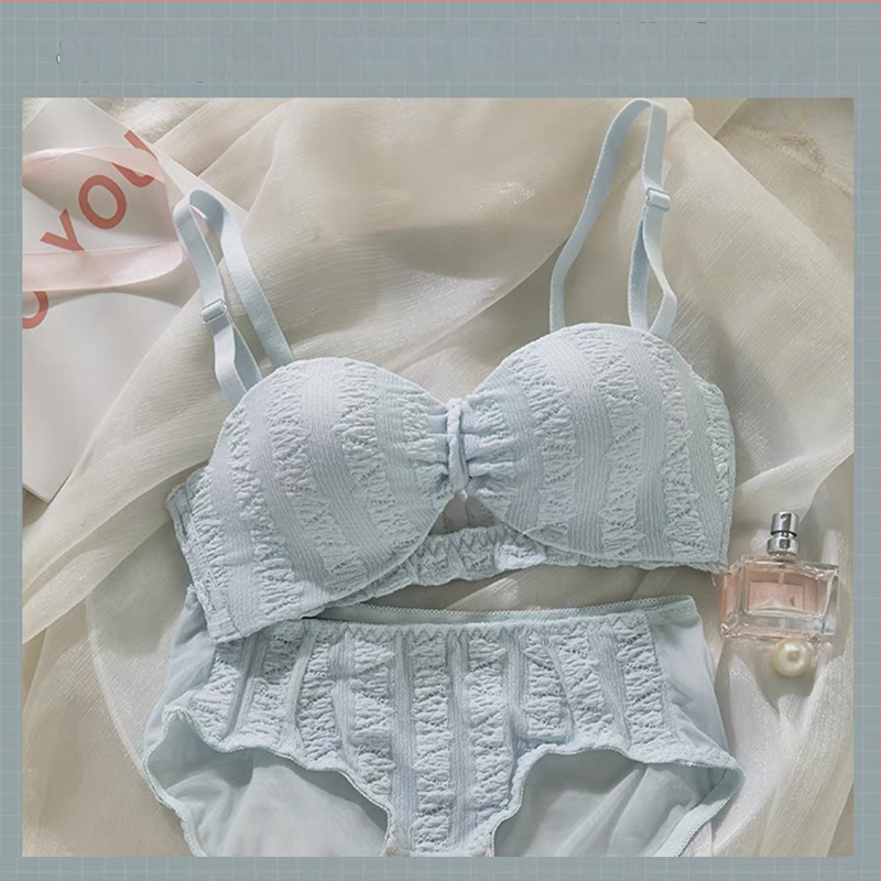 Pánt nélküli push-up melltartó, anti-slip, láthatatlan, nejlon anyag, kivehető dupla pánttal