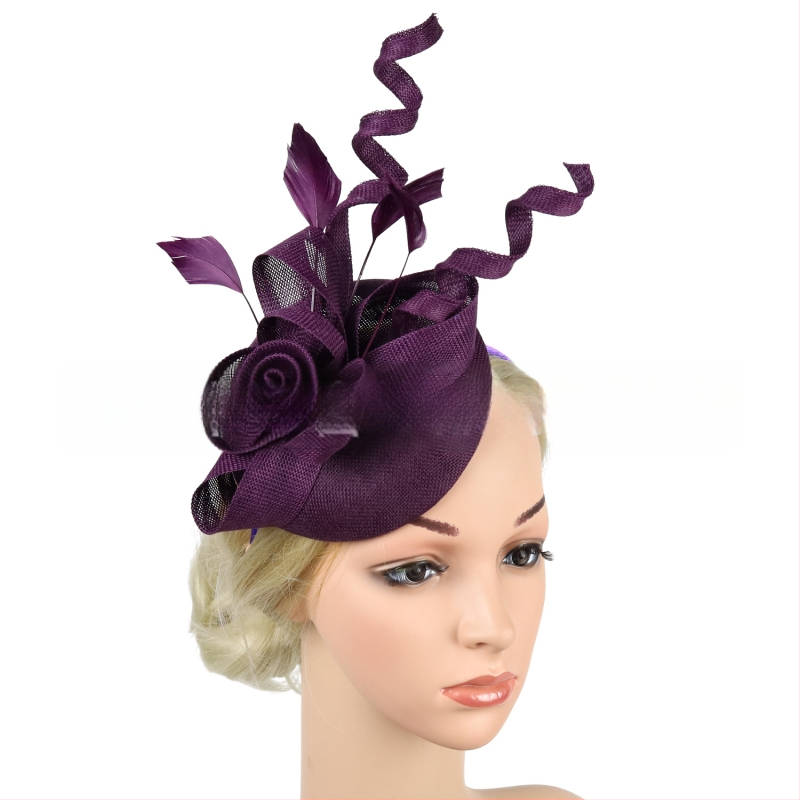 Rokām darināts spirālveida matu aksesuārs no mākslīgās konopes, ar vienas zobu spraudni, līgavām un ballēm