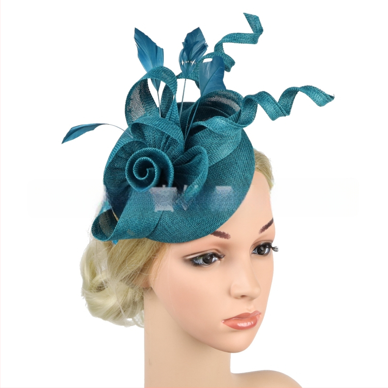 Rokām darināts spirālveida matu aksesuārs no mākslīgās konopes, ar vienas zobu spraudni, līgavām un ballēm