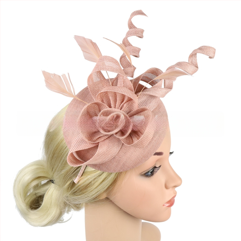 Rokām darināts spirālveida matu aksesuārs no mākslīgās konopes, ar vienas zobu spraudni, līgavām un ballēm