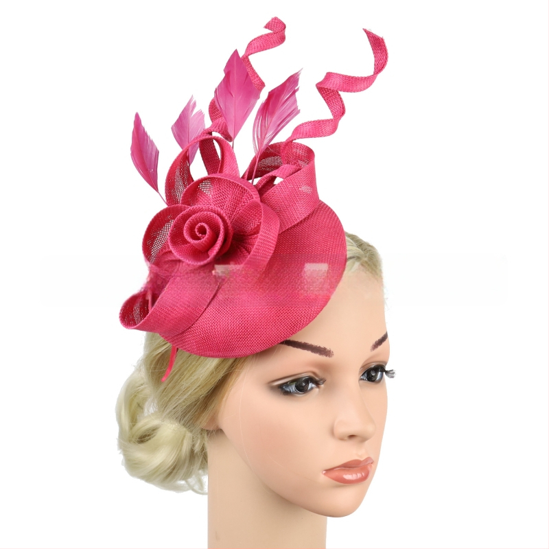 Rokām darināts spirālveida matu aksesuārs no mākslīgās konopes, ar vienas zobu spraudni, līgavām un ballēm