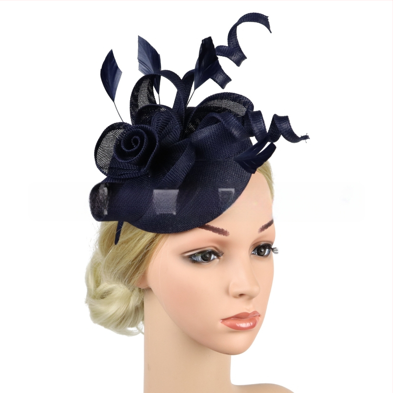 Rokām darināts spirālveida matu aksesuārs no mākslīgās konopes, ar vienas zobu spraudni, līgavām un ballēm