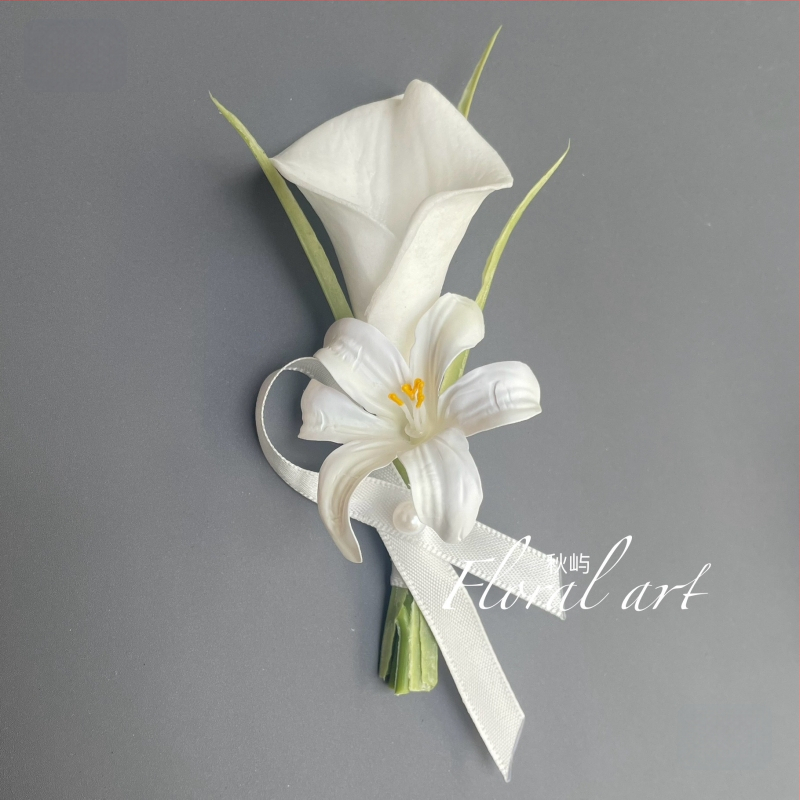 Rokas ziedu korsāde ar tauriņrožu orhideju — kāzu aksesuārs, personīgs dāvinājums, piemērots dzimšanas dienai un Ziemassvētkiem