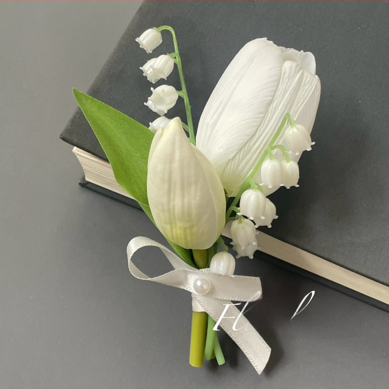 Rokas ziedu korsāde ar tauriņrožu orhideju — kāzu aksesuārs, personīgs dāvinājums, piemērots dzimšanas dienai un Ziemassvētkiem