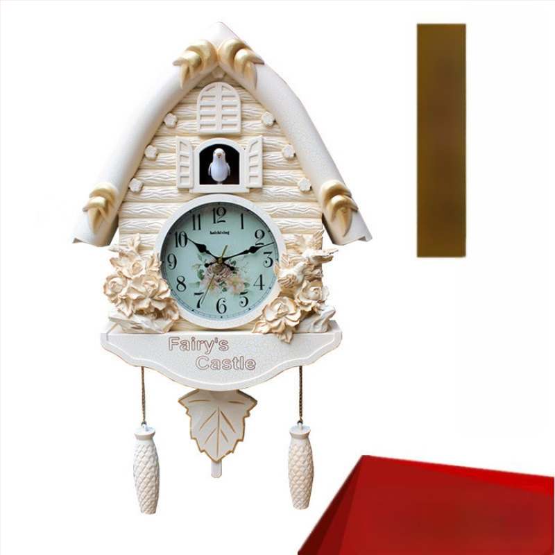 Karikatūras stila sienas pulkstenis ar Eiropas stila dizainu dzīvojamā istabā, ar lecamu sekundes kustību, ar bateriju darbību, safīra korpuss un kvarca stikla ciparnīca