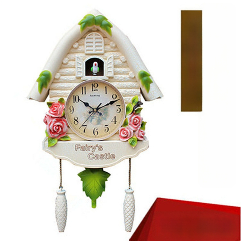 Karikatūras stila sienas pulkstenis ar Eiropas stila dizainu dzīvojamā istabā, ar lecamu sekundes kustību, ar bateriju darbību, safīra korpuss un kvarca stikla ciparnīca