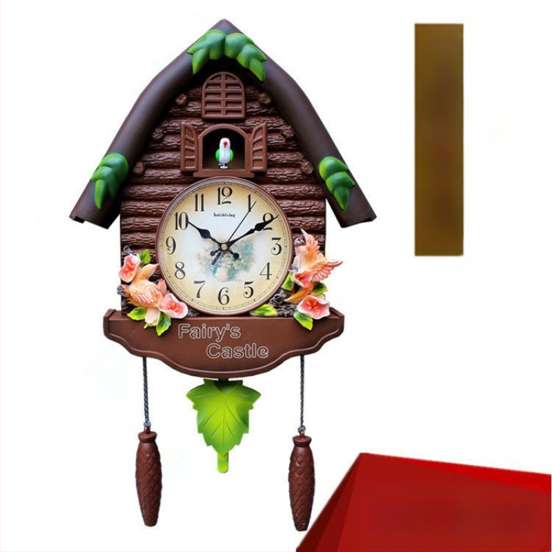 Karikatūras stila sienas pulkstenis ar Eiropas stila dizainu dzīvojamā istabā, ar lecamu sekundes kustību, ar bateriju darbību, safīra korpuss un kvarca stikla ciparnīca