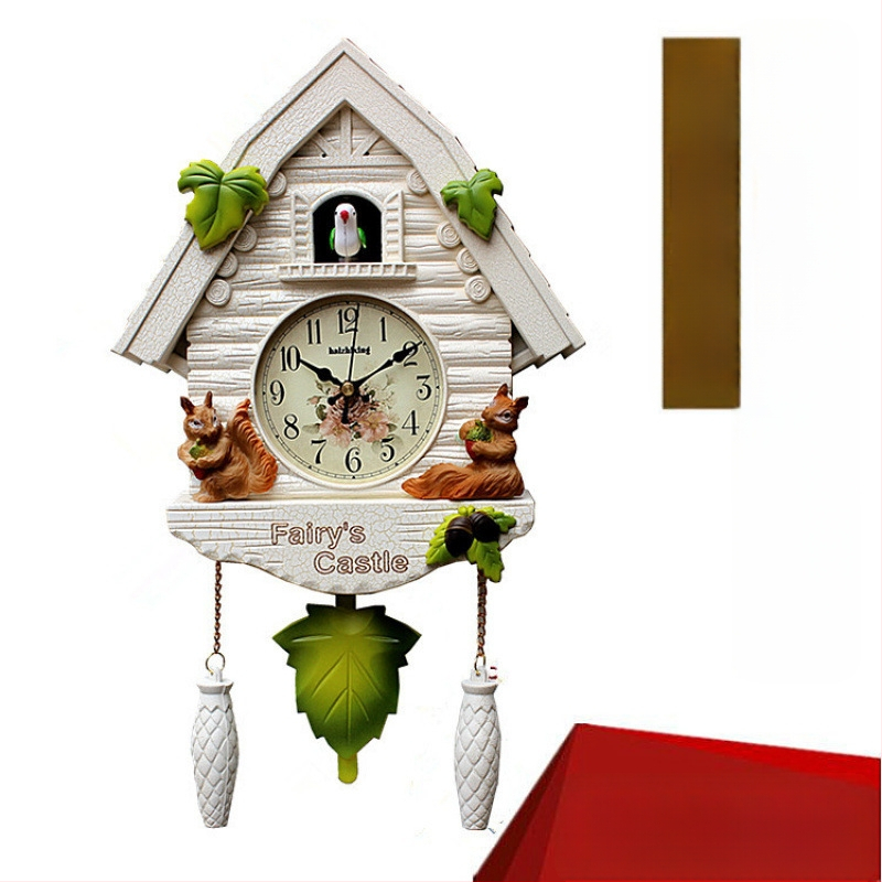 Karikatūras stila sienas pulkstenis ar Eiropas stila dizainu dzīvojamā istabā, ar lecamu sekundes kustību, ar bateriju darbību, safīra korpuss un kvarca stikla ciparnīca