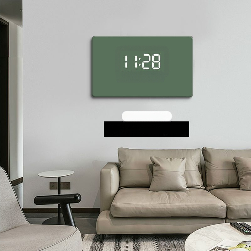 Taisnstūra sienas pulkstenis ar digitālo displeju, LED atmosfēras apgaismojumu, ārēja barošana un lecējošu sekundes kustību